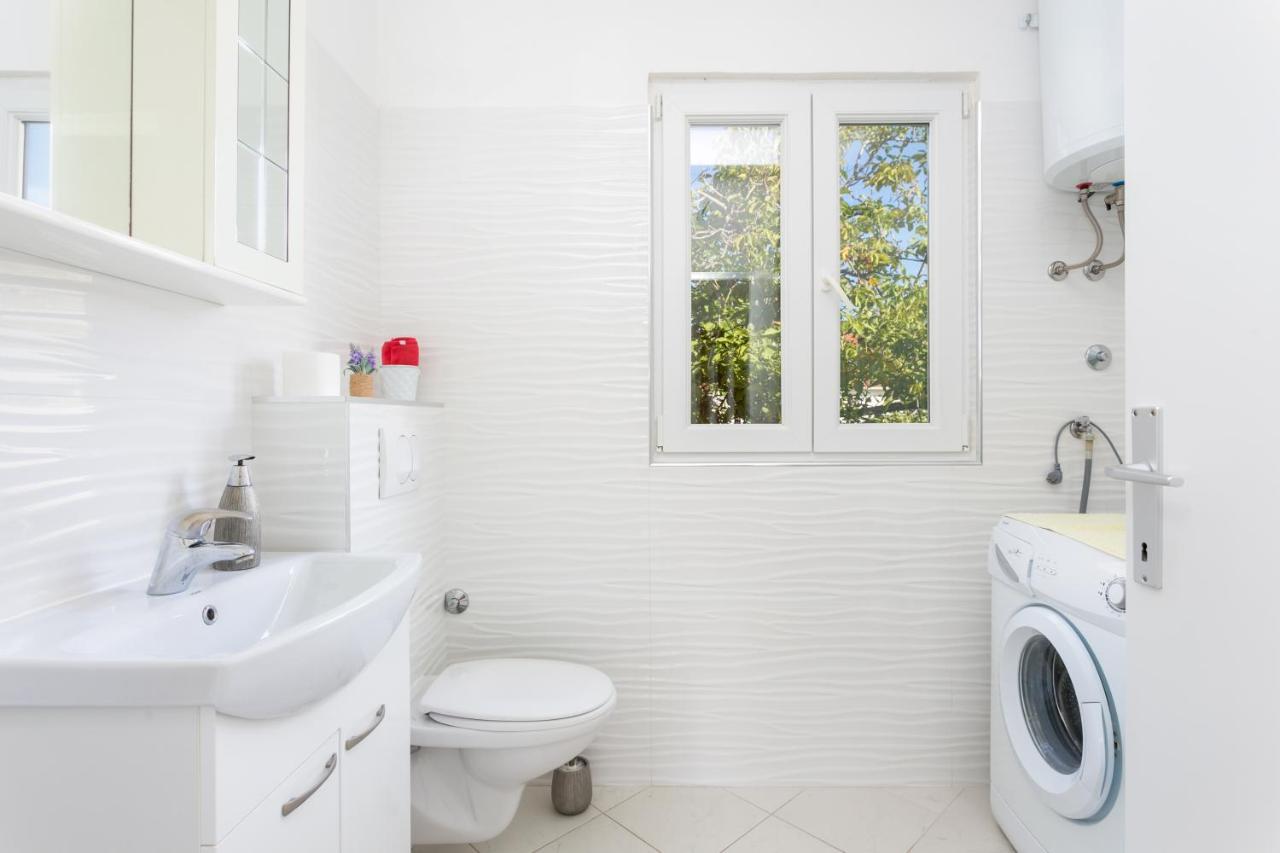 Apartments By The Sea Seget Vranjica, Trogir - 1038 Luaran gambar